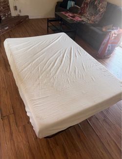 Full size bed Memory foam
