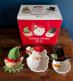 New Holiday Dish Set