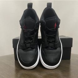 Nike Boys Size 3.5 Air Jordan Fadeaway Black Basketball Shoes Sneakers