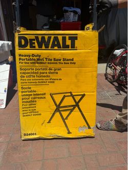 Wet tile saw stand DeWalt
