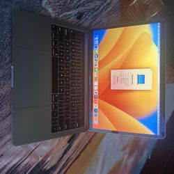 MacBook Pro 13 inch - macOS Ventura