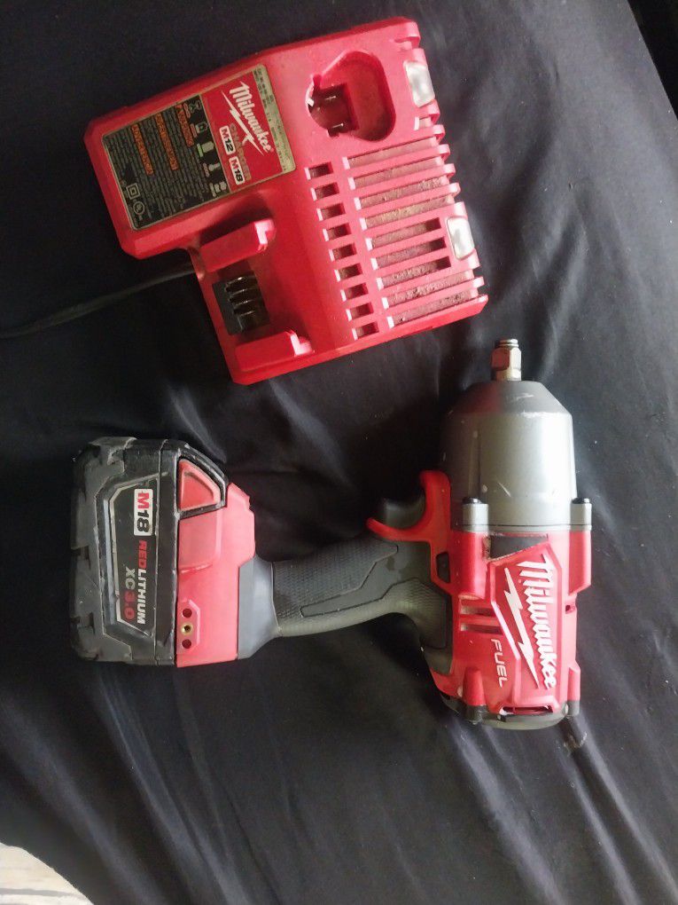 Milwaukee Fuel Brushless 1/2 Square Ring Impact Wrench 
