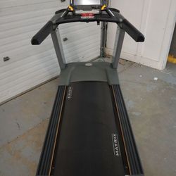 Used Matrix Treadmill