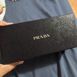 Prada Round Baroque 