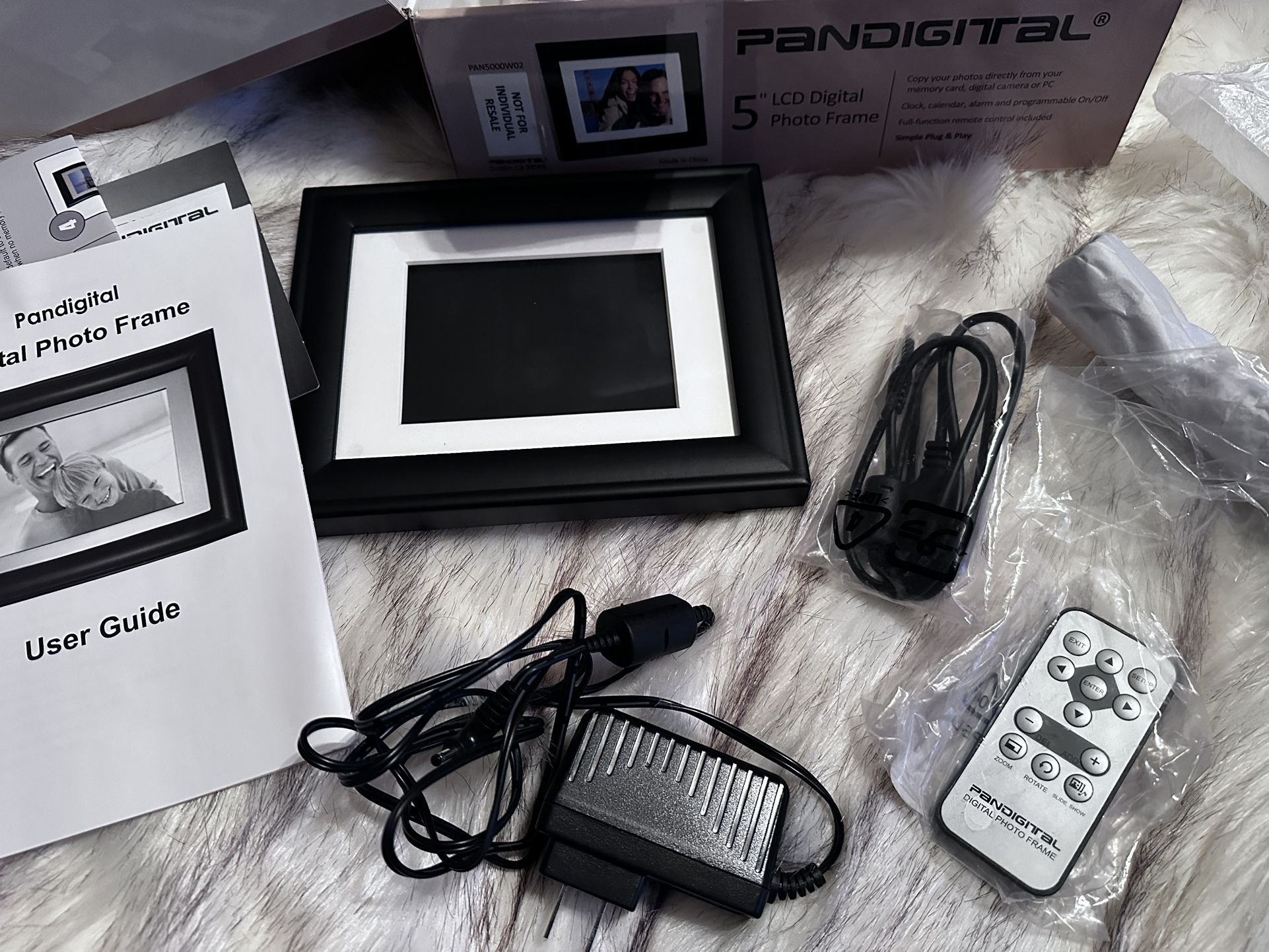 Pandigital 5” LCD Digital Photo Frame 