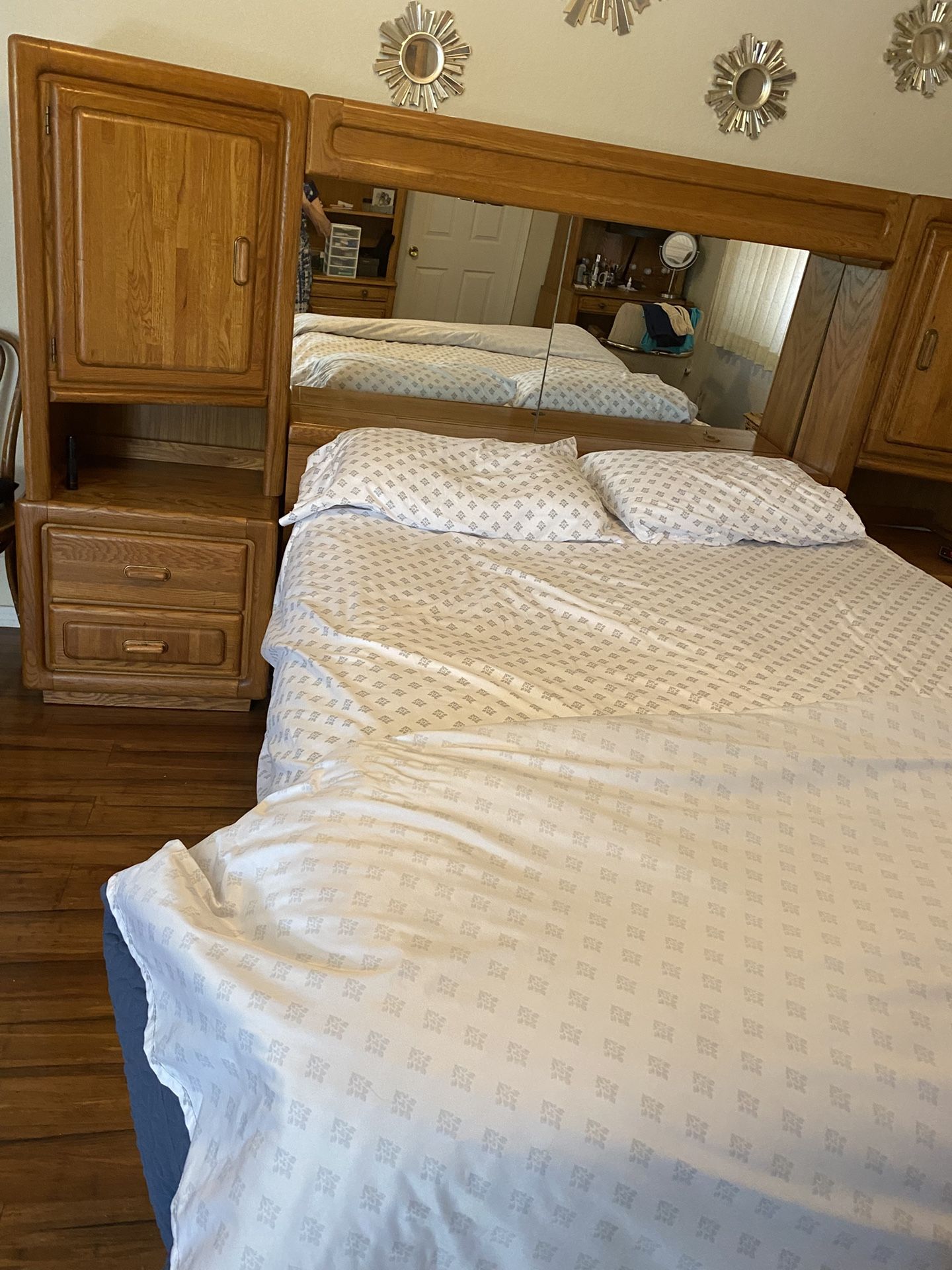 Oak Queen Bedroom Set