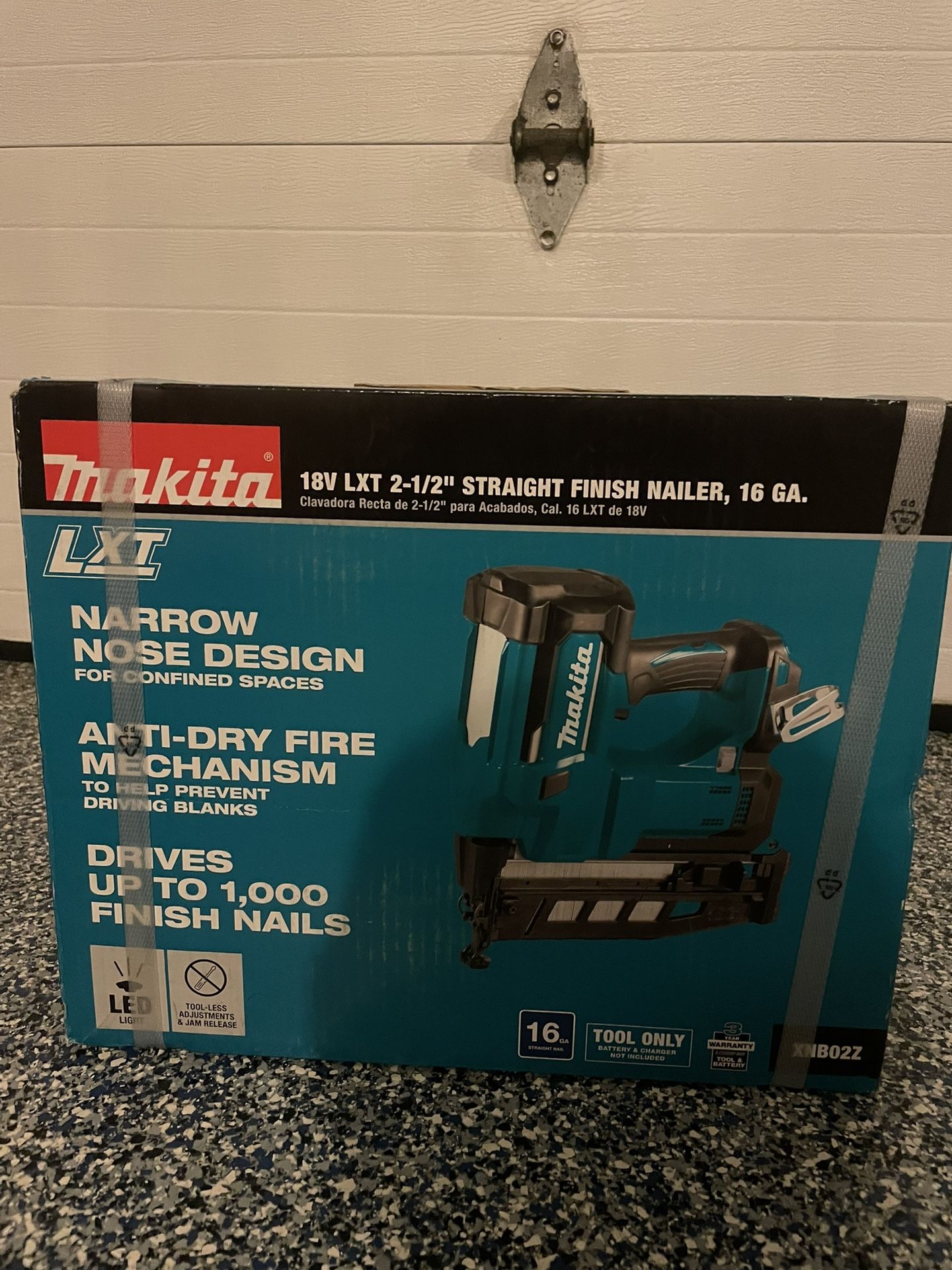 MAKITA STRAIGHT FINISH NAILER [New][Nueva]
