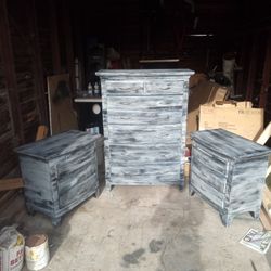 Dresser And Night Stand Set Distressed