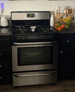 Frigidaire stove