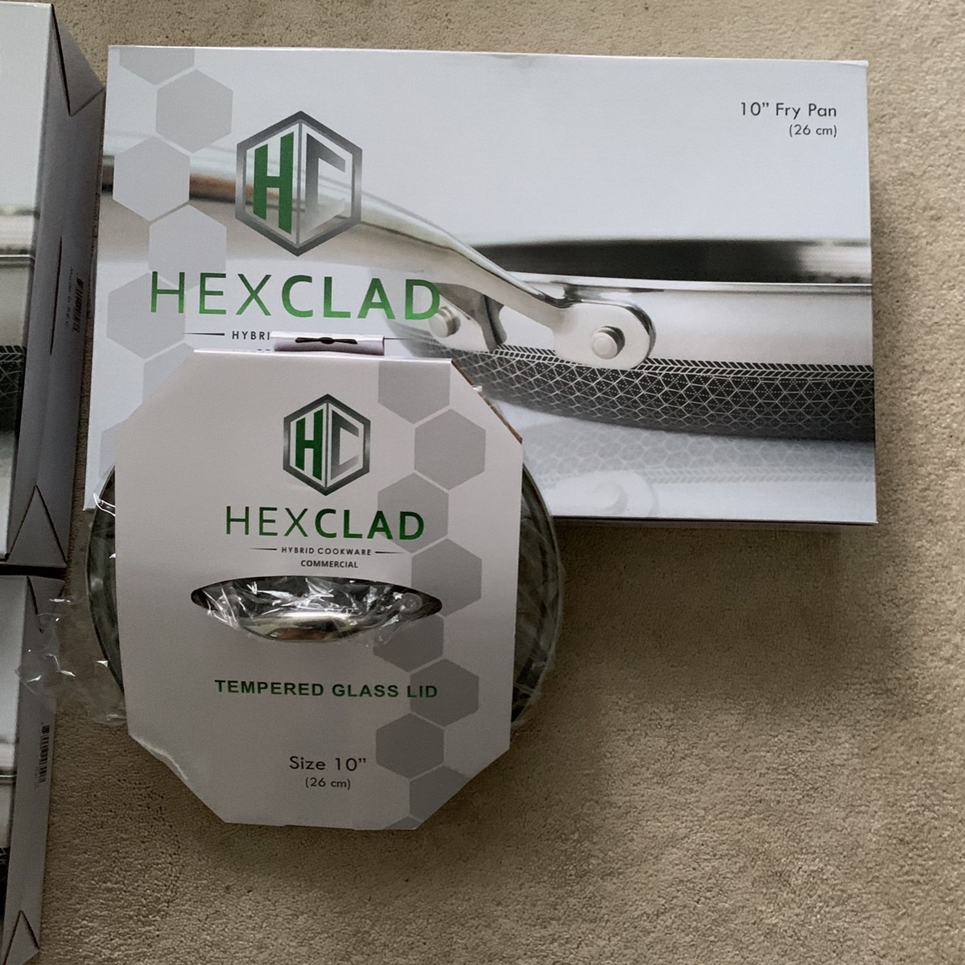 HexClad Hybrid Nonstick 8-Inch Fry Pan with Tempered Glass Lid