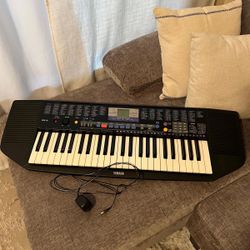 Piano YAMAHA PSR-78 (it Works perfectly) Funciona Perfecto