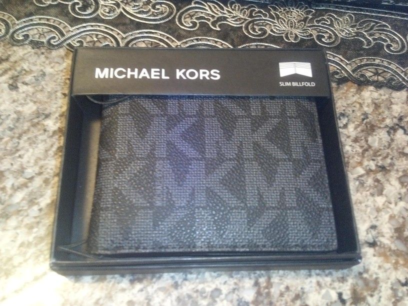 Brand New Michael Kors Wallet