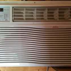 Sunbeam Air conditioner window unit 6300 btu Will Be Reomoved Once Sold