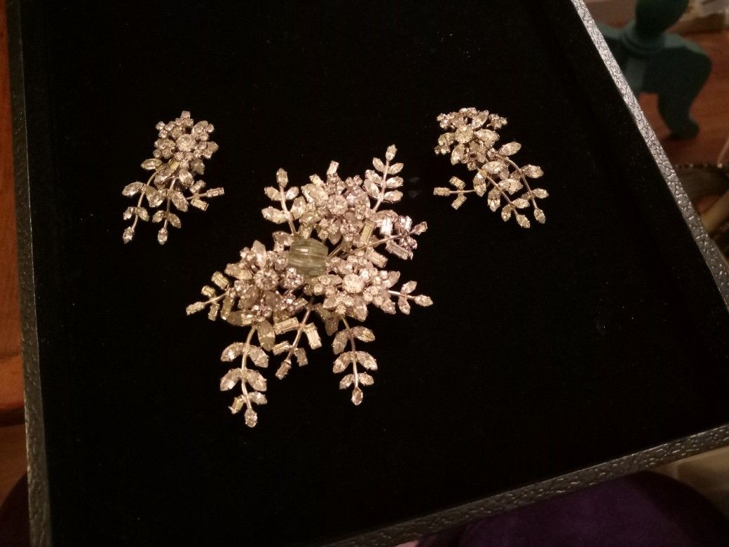 Vintage Rhinestone Earrings And Brooch Set