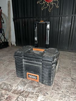 RIDGID Pro Gear Cart (22” L x 15” D x 15” H)