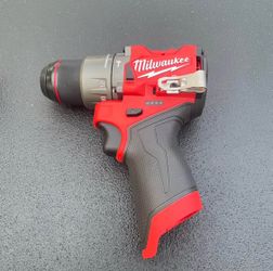 Milwaukee M12 FUEL 12V Lithium-Ion Brushless Cordless 1/2 in. Drill Driver