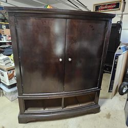 Entertainment center