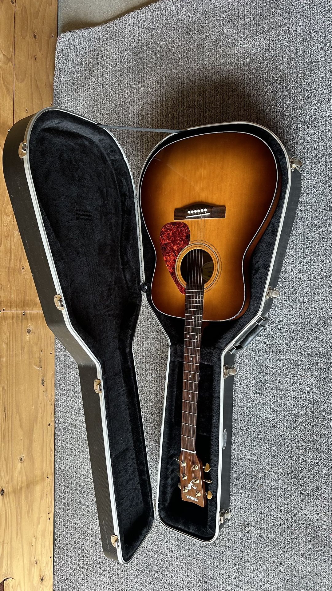Yamaha F335 TBS guitar, with hard case