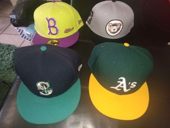 New era cap bundle brand new size 8. Chicago bears Brooklyn dodgers Seattle Mariners Oakland Athletics