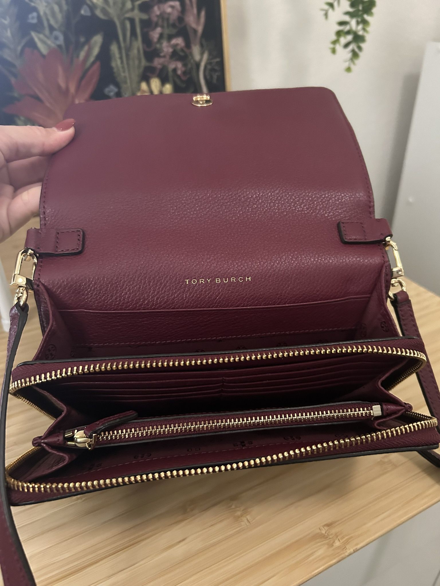 Torch Burch maroon Crossbag - Almost new 