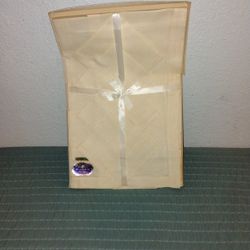 New 5 Piece Luncheon Set