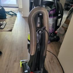 Bissell Clean View Swivel Pet