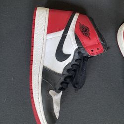 Air Jordan 1 Retro High OG Black Toe 2016