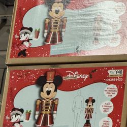 THE VIRAL MINI NUTCRACKER