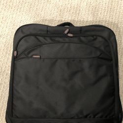TRAVEL BAG FOR SUITS