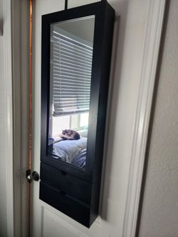 Door hanging jewlery box