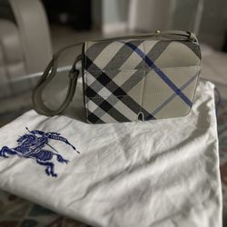 Burberry Sniped Checked Shoulder Bag