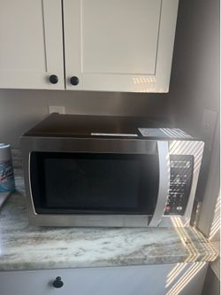 Cuisinart 1.3 cu ft Microwave Oven: Countertop, 1000W, 11 Power Levels, Child Lock, Digital Display, Black