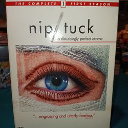 Cable Series Show " Nip Tuck " ( Complete Season 1 )