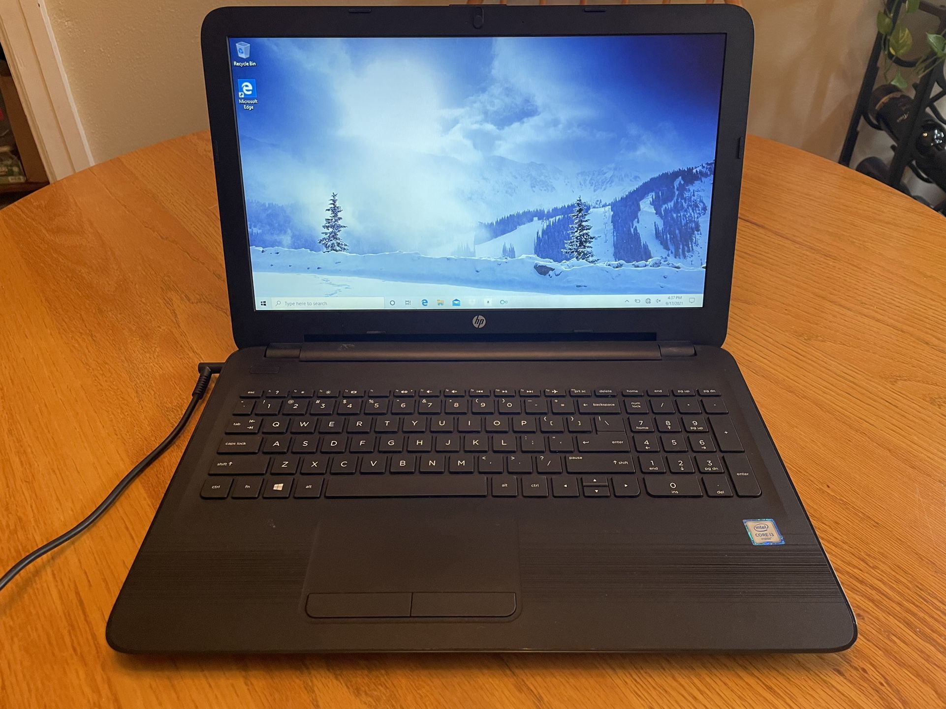 HP Laptop w/ Windows 10