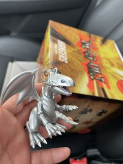 Blue Eyes White Dragon Keychain And Display