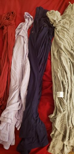 3 Maternity Dresses & 1 Robe