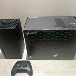 Xbox Series X – 1TB SSD – Excellent Condition + Controller