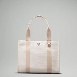 Lululemon (big) Tote 