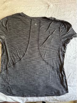 Lululemon women’s shirt