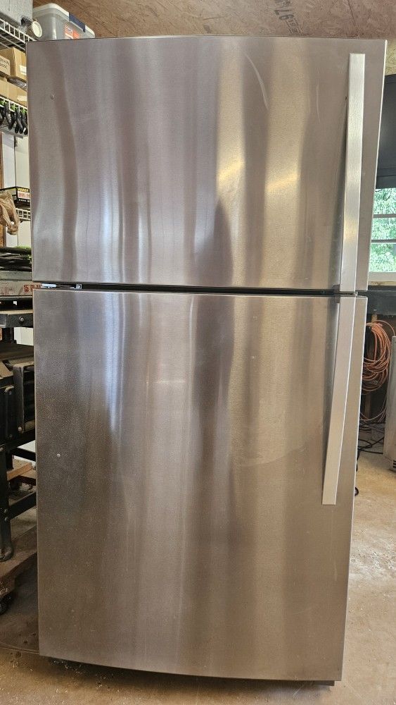 Whirlpool SS Refridgerater