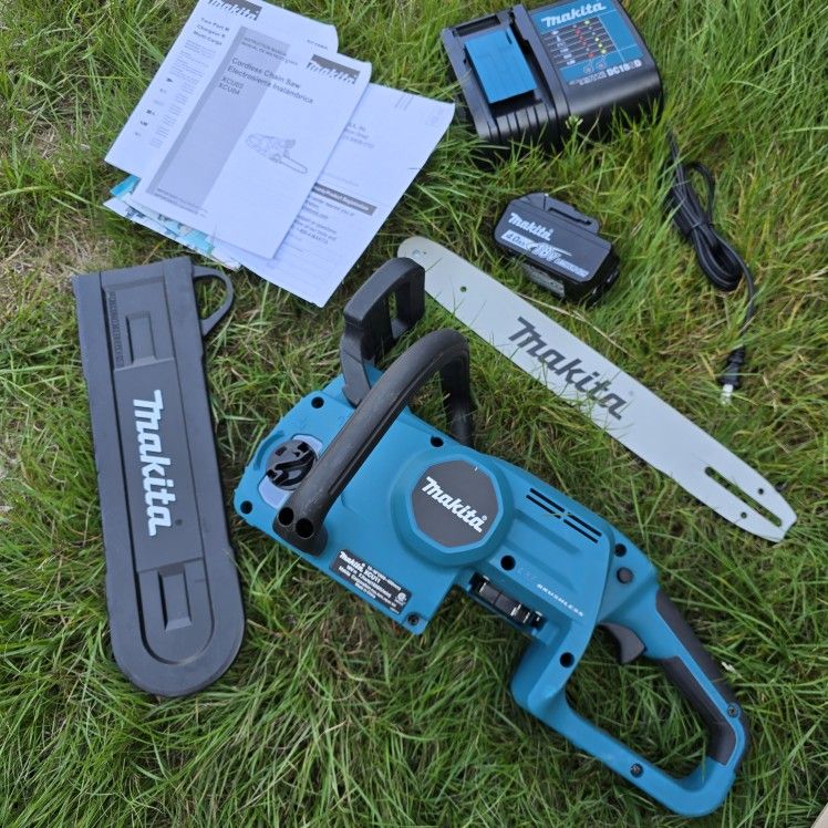 Makita LXT 14 in. 18V Lithium-Ion Brushless Electric Battery Chainsaw Kit (4.0 Ah)