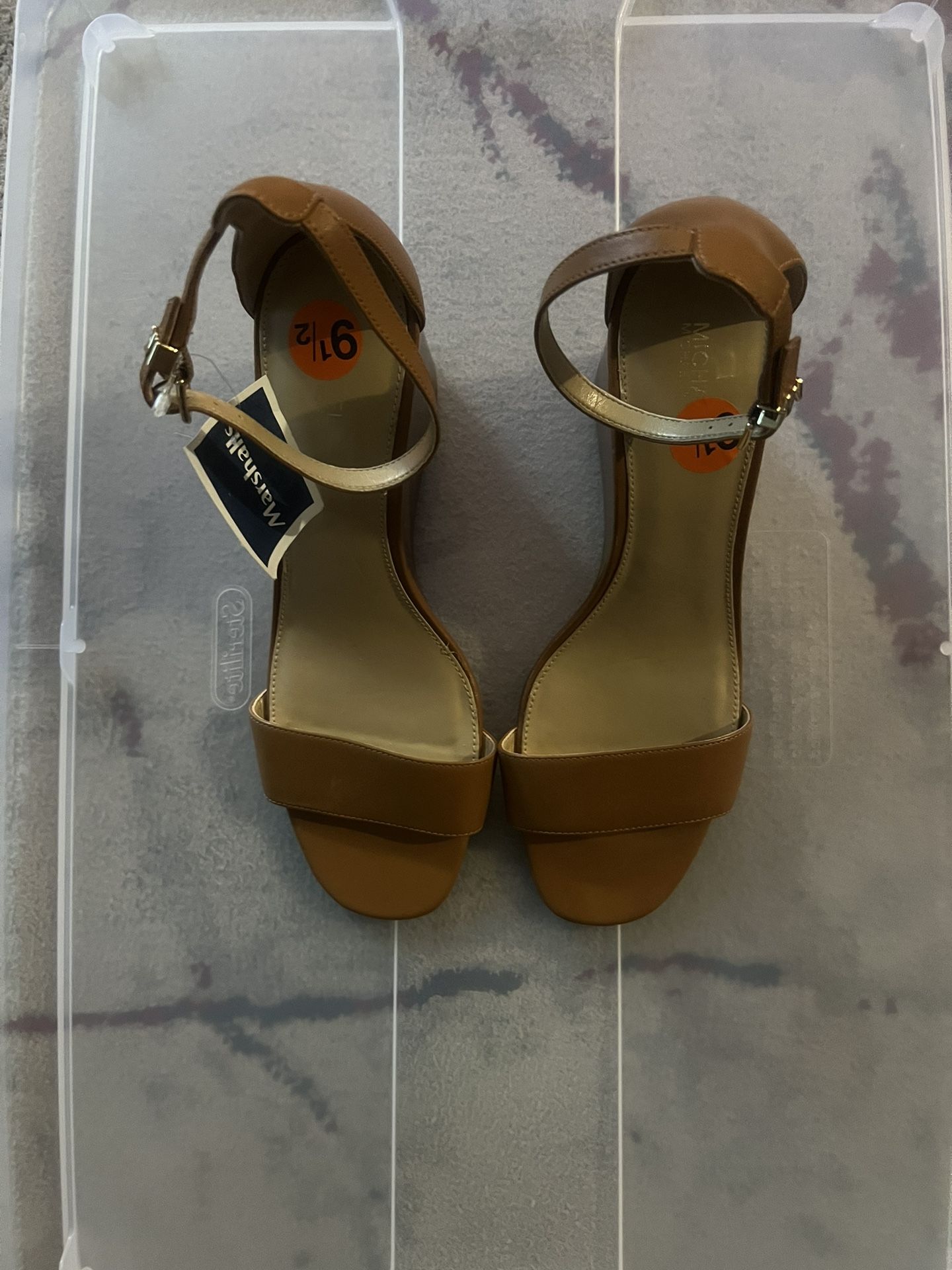 New Michael Kors Sandals