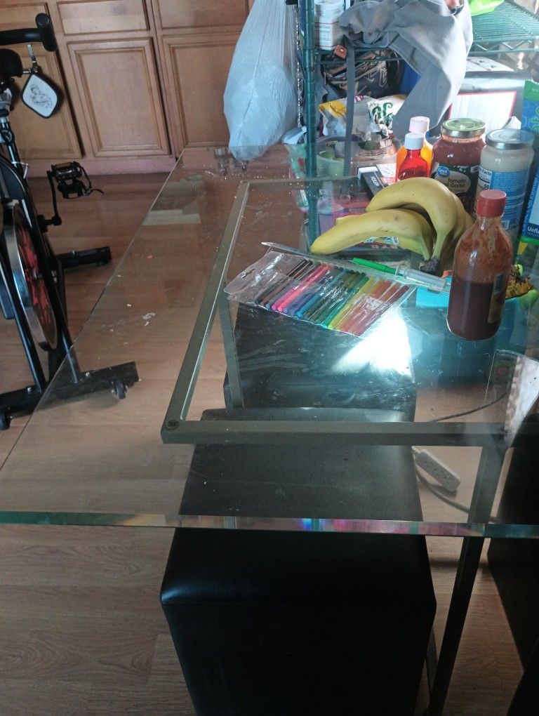 Dining Table And Ottoman Chairs