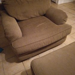 Loveseat & Ottoman 