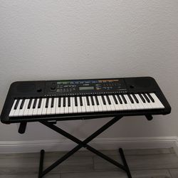 Yamaha Keyboard PSR E323