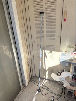 Adjustable load holder