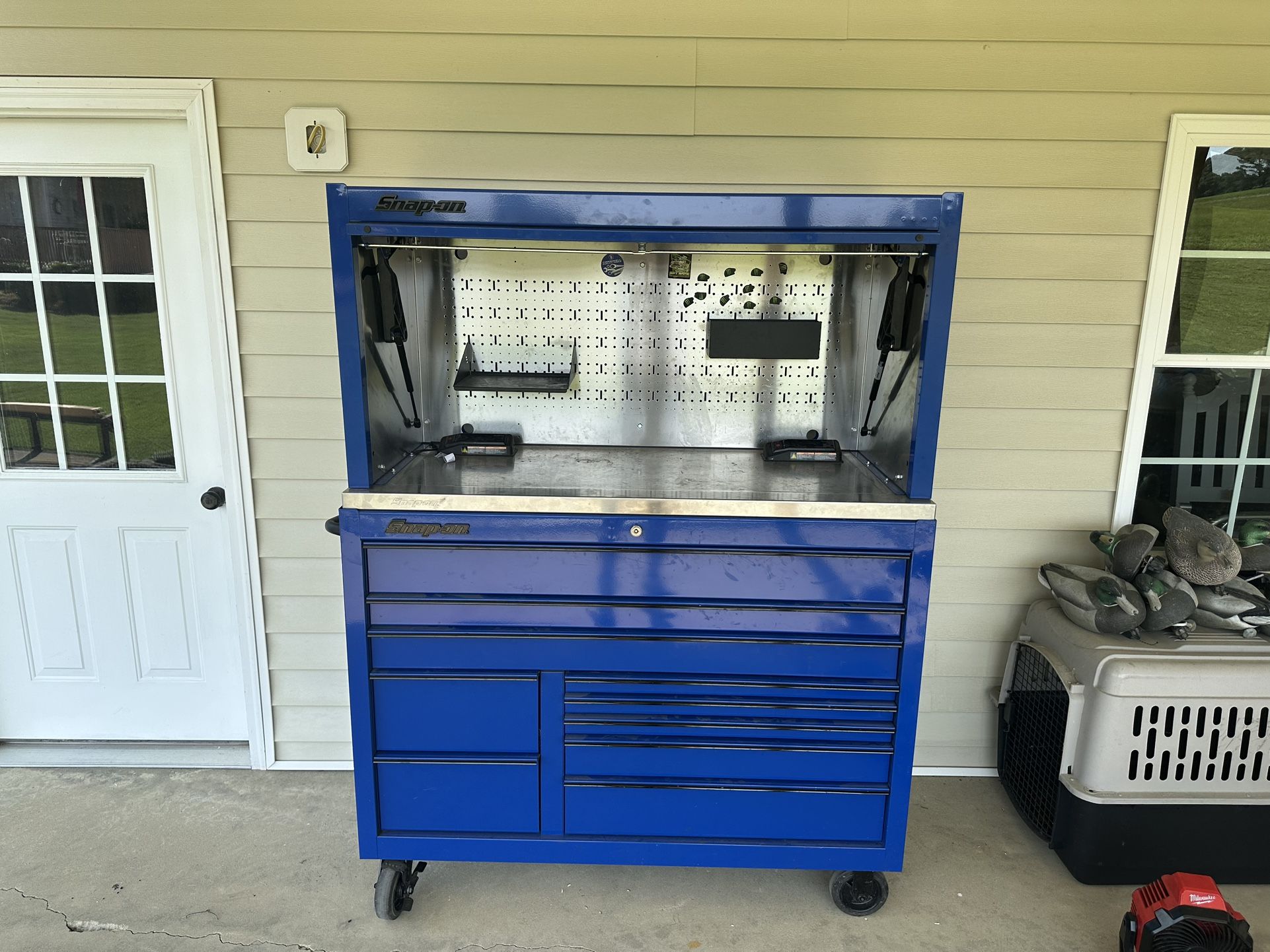 Snap On 55 in Tool Box With Hutch/workcenter And Stainless Steel Top