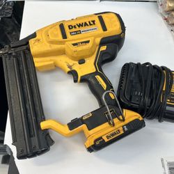 Dewalt dcn680 20v XR 18 gauge cordless brad nailer nail gun with battery and charger 