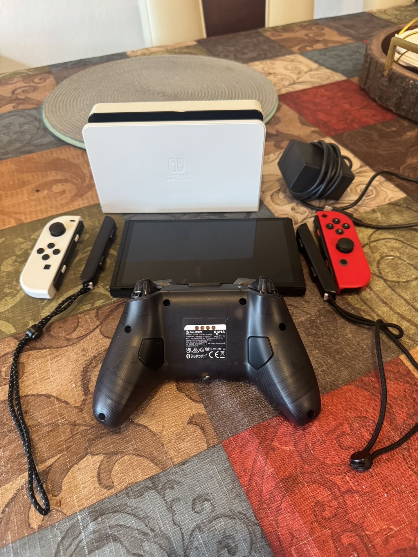 NINTENDO SWITCH OLED + PRO CONTROLLER