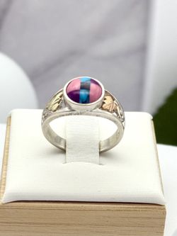 Vintage https://offerup.com/redirect/?o=Qy5DTw==. Sterling silver and 10k gold leafs ring inlay multicolor size # 6 